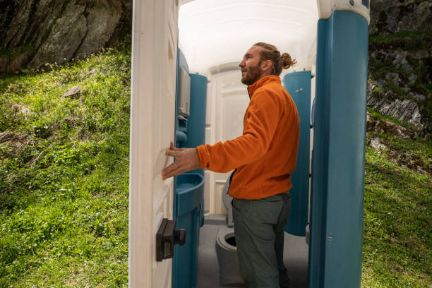 Best Portable bathroom rental  in Dinuba, CA